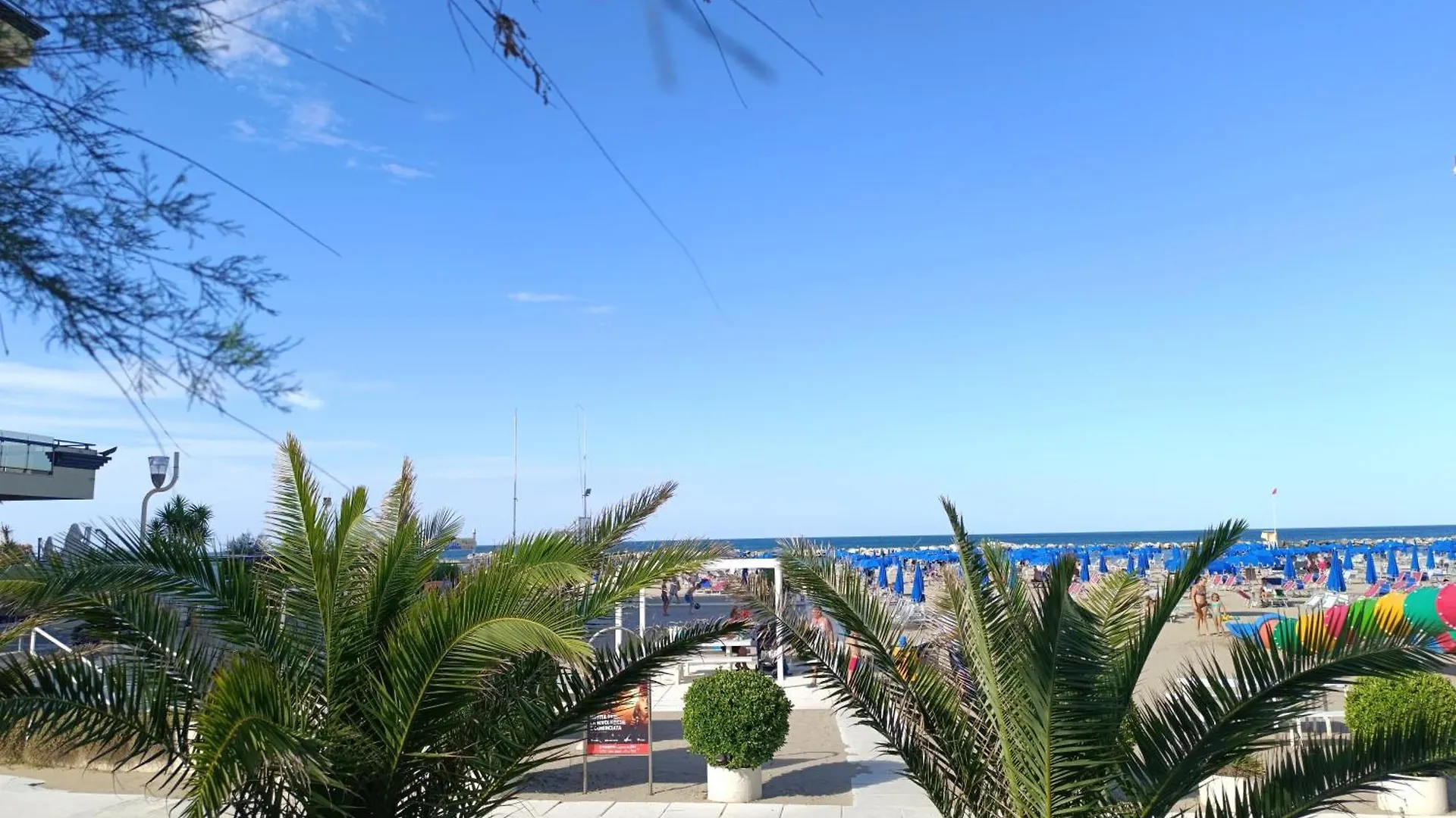 Nocleg ze śniadaniem Suitehome Comfort Apartment Near The Beach Rimini Włochy